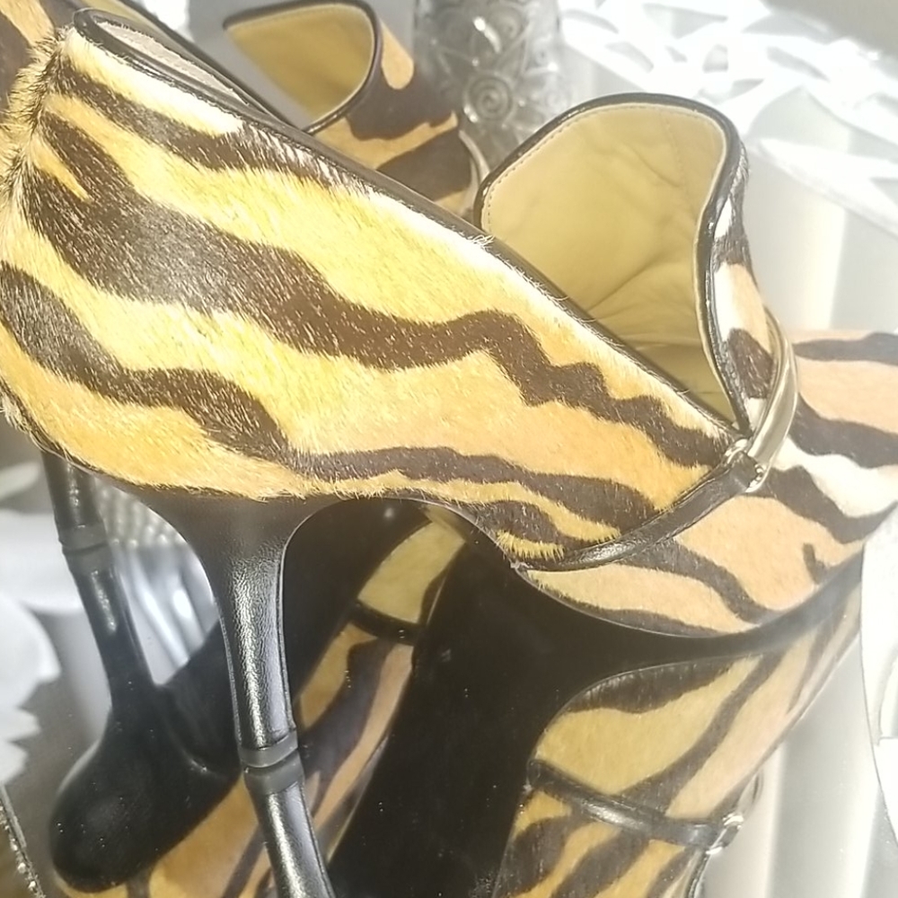 Shoes - Picture 3 of 3